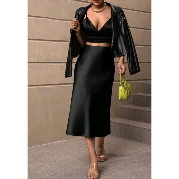 Women's High Waist Black Solid A-line Skirt - Picture 7 of 7